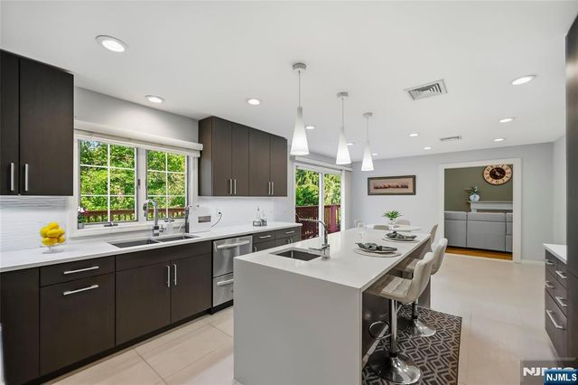 320 William Way, Wyckoff, NJ 07481
