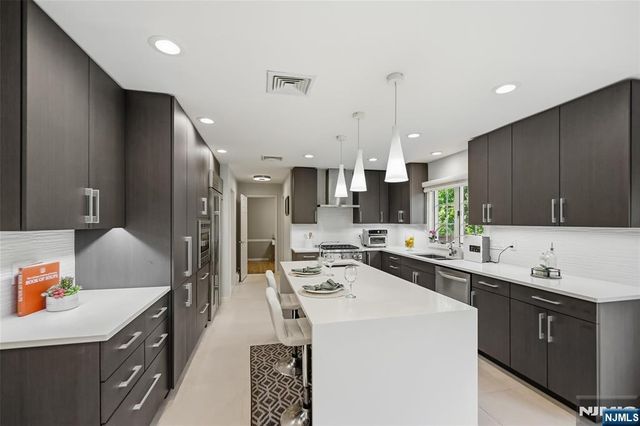 320 William Way, Wyckoff, NJ 07481