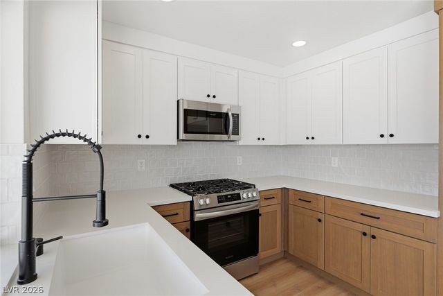 7275 Bridgeview Avenue, Las Vegas, NV 89147