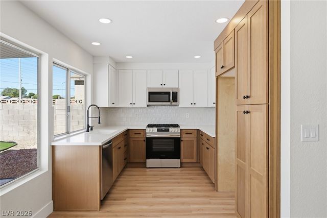7275 Bridgeview Avenue, Las Vegas, NV 89147
