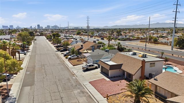 7275 Bridgeview Avenue, Las Vegas, NV 89147
