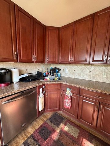 5 Brookside Ave, Pequannock Twp., NJ 07444