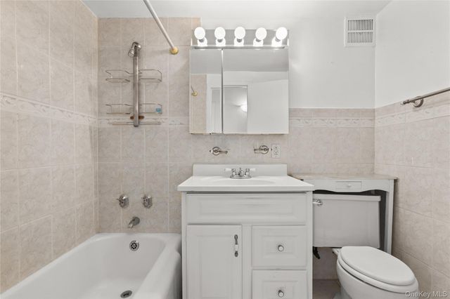 8 Fordham Hill Oval 16B, Bronx, NY 10468