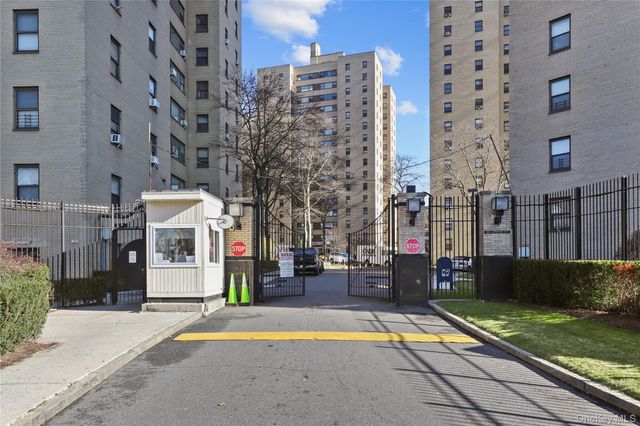 8 Fordham Hill Oval 16B, Bronx, NY 10468