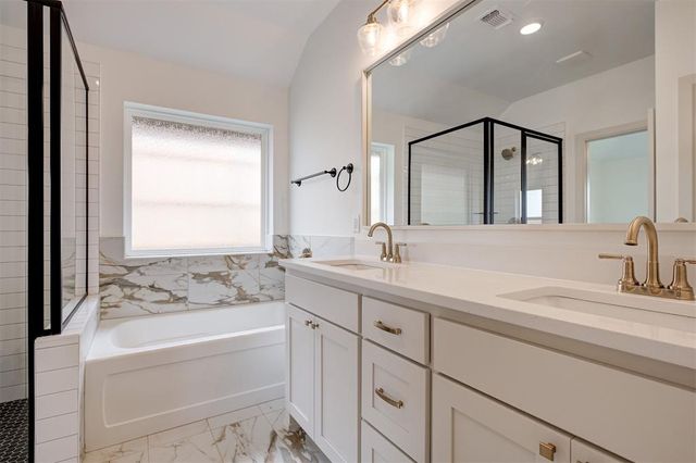 4833 Sand Lily Lane, Edmond, OK 73034