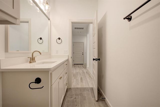4833 Sand Lily Lane, Edmond, OK 73034