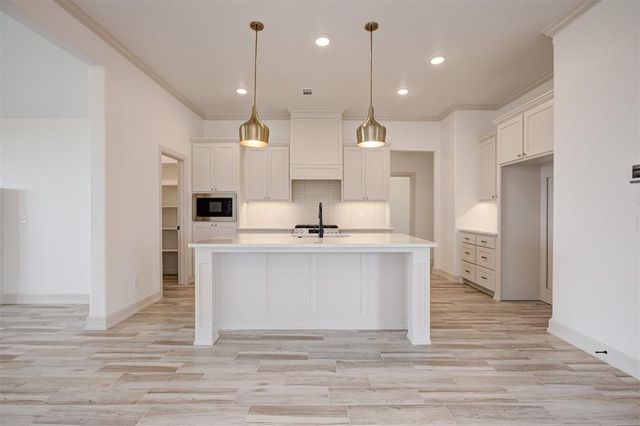 4833 Sand Lily Lane, Edmond, OK 73034