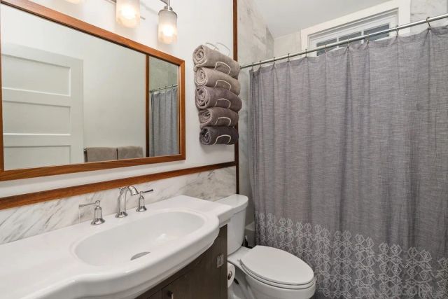 215 N Rios, Solana Beach, CA 92075