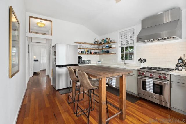 215 N Rios, Solana Beach, CA 92075