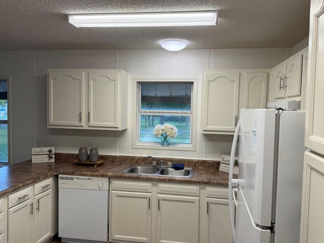 277 Lucy, Livingston, TX 77351