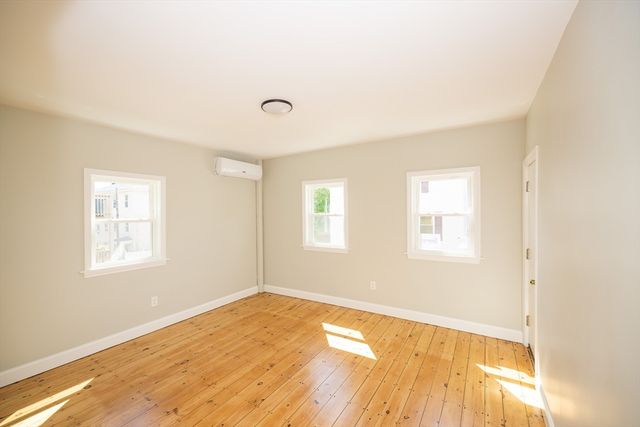 5 S Harlem St 1, Worcester, MA 01610