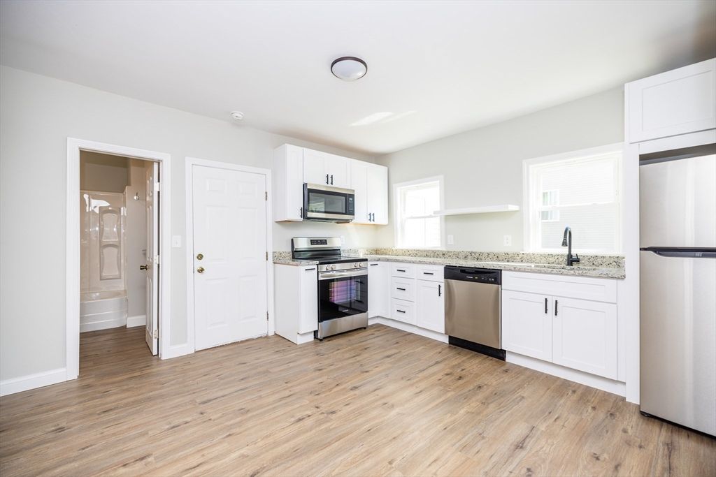 5 S Harlem St 1, Worcester, MA 01610