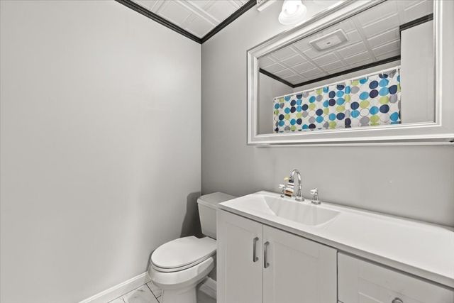 1576 N Main St, Fall River, MA 02720