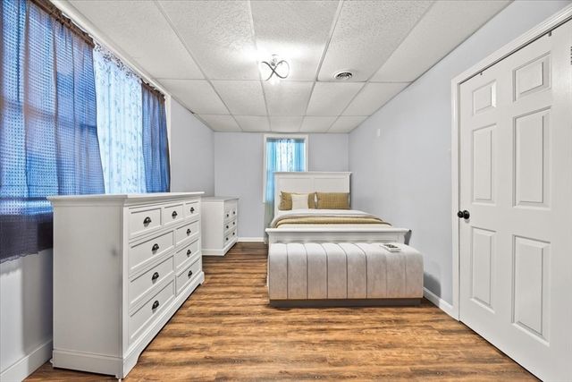 1576 N Main St, Fall River, MA 02720