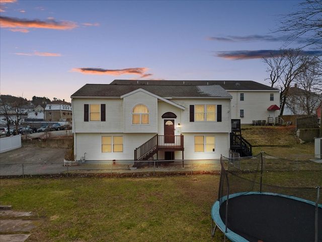 1576 N Main St, Fall River, MA 02720