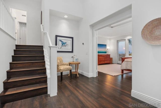 6037 Deerford Row, La Jolla, CA 92037