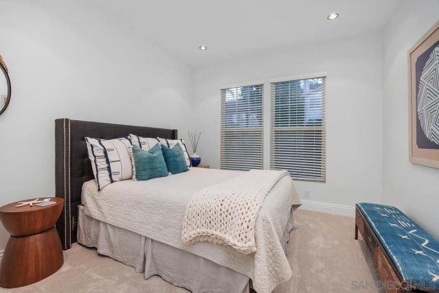 6037 Deerford Row, La Jolla, CA 92037