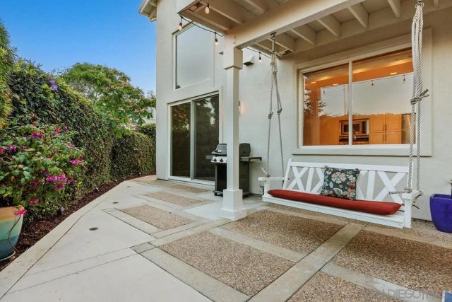 6037 Deerford Row, La Jolla, CA 92037