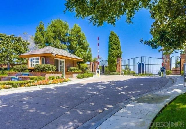 6037 Deerford Row, La Jolla, CA 92037