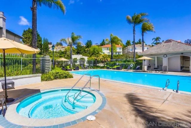 6037 Deerford Row, La Jolla, CA 92037