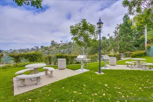 6037 Deerford Row, La Jolla, CA 92037