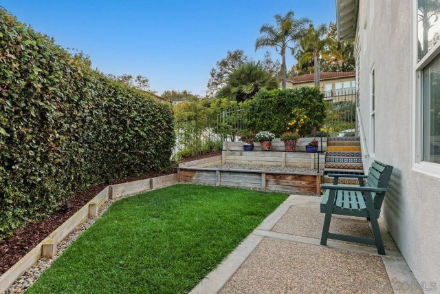 6037 Deerford Row, La Jolla, CA 92037