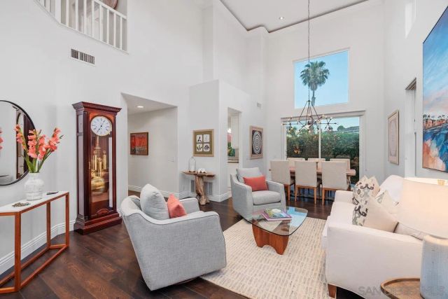 6037 Deerford Row, La Jolla, CA 92037