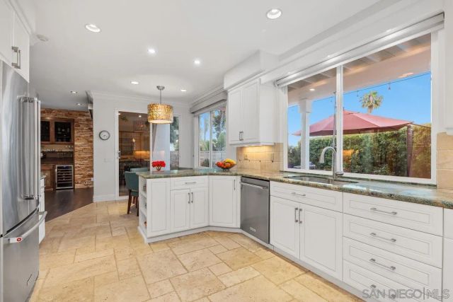 6037 Deerford Row, La Jolla, CA 92037