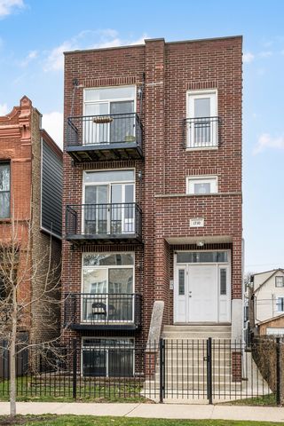 1710 N Whipple Street 3, Chicago, IL 60647