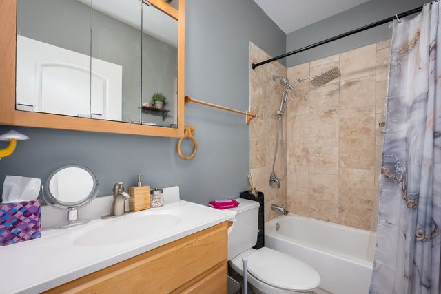 1710 N Whipple Street 3, Chicago, IL 60647