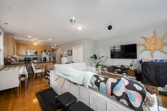 1710 N Whipple Street 3, Chicago, IL 60647