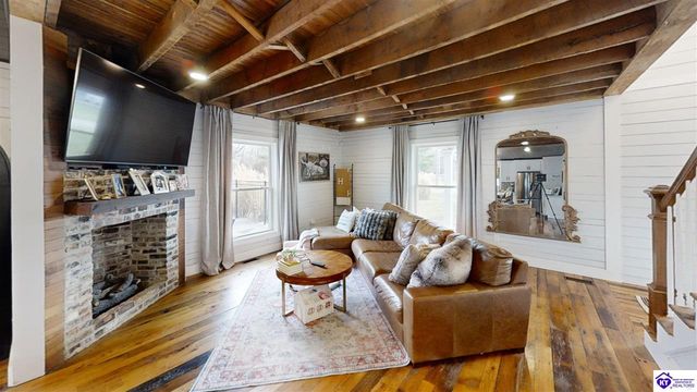 345 St Ambrose Church Lane, Cecilia, KY 42724