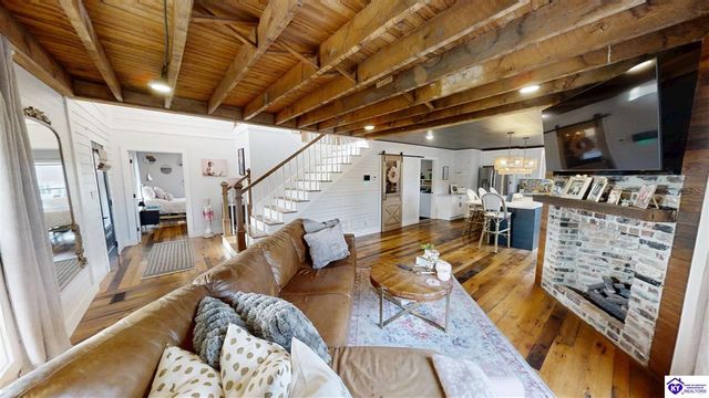 345 St Ambrose Church Lane, Cecilia, KY 42724