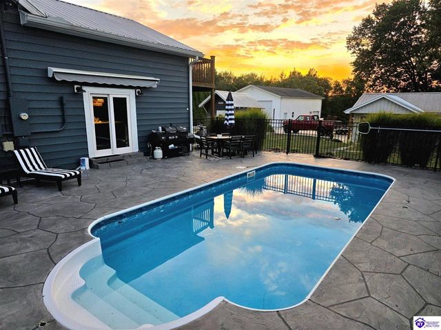 345 St Ambrose Church Lane, Cecilia, KY 42724