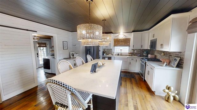 345 St Ambrose Church Lane, Cecilia, KY 42724