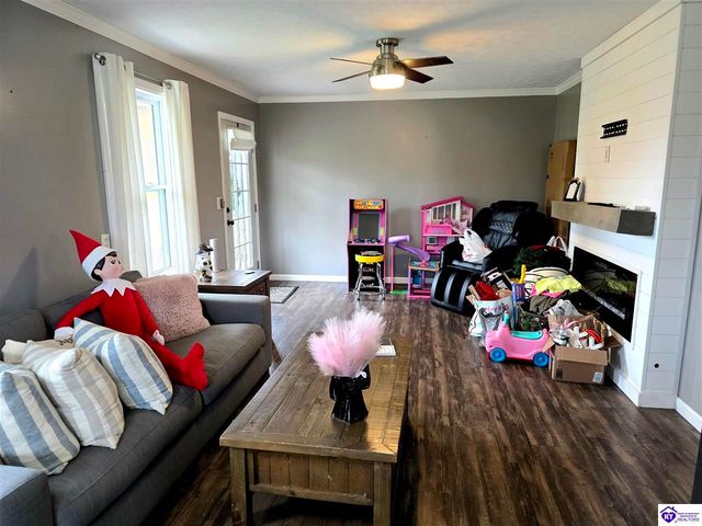 345 St Ambrose Church Lane, Cecilia, KY 42724