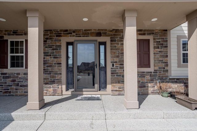 N88W18648 Duke STREET, Menomonee Falls, WI 53051