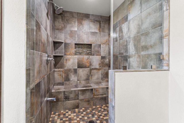 N88W18648 Duke STREET, Menomonee Falls, WI 53051