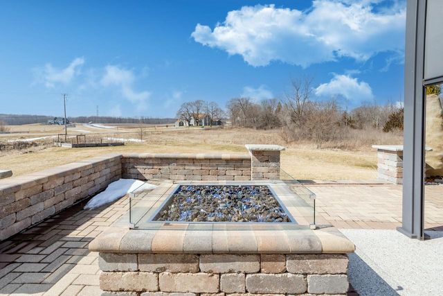 N88W18648 Duke STREET, Menomonee Falls, WI 53051