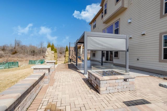 N88W18648 Duke STREET, Menomonee Falls, WI 53051