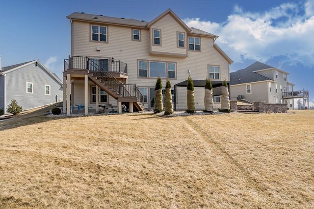 N88W18648 Duke STREET, Menomonee Falls, WI 53051