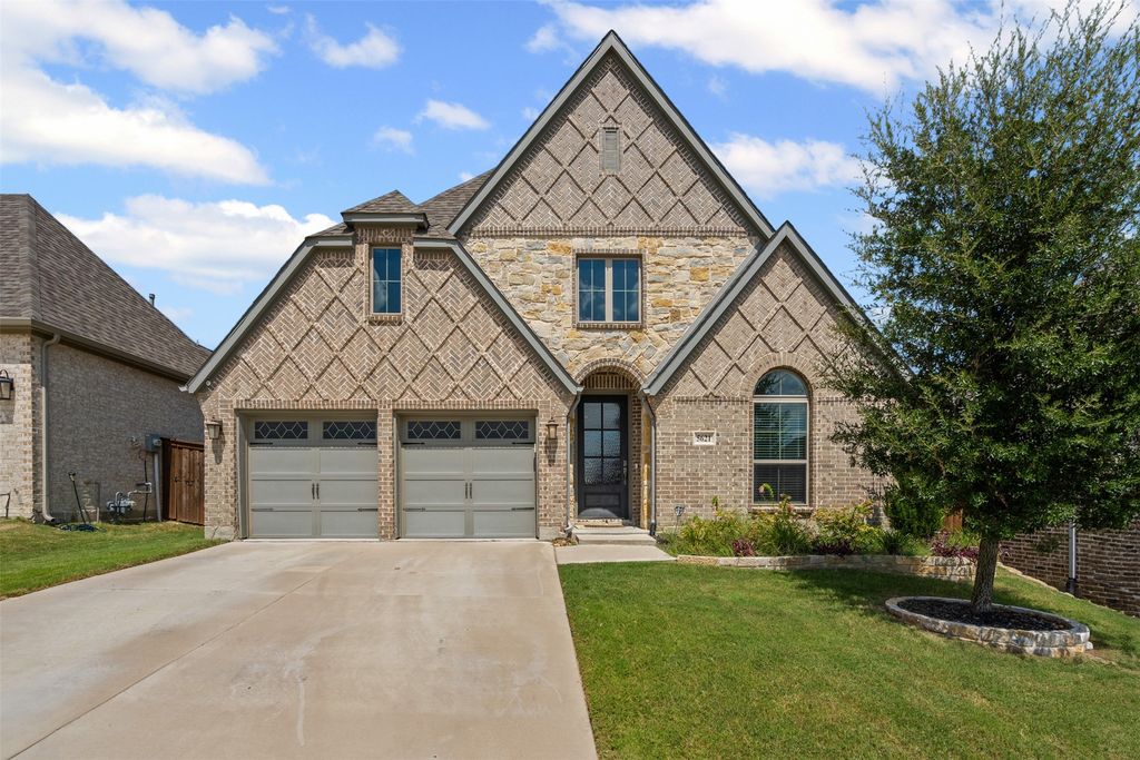 5621 Pradera Road, Fort Worth, TX 76126