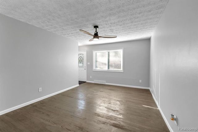 31450 Avondale Street, Westland, MI 48186