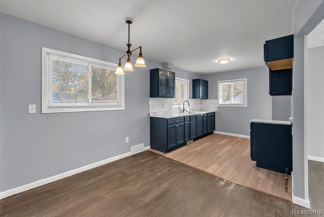 31450 Avondale Street, Westland, MI 48186