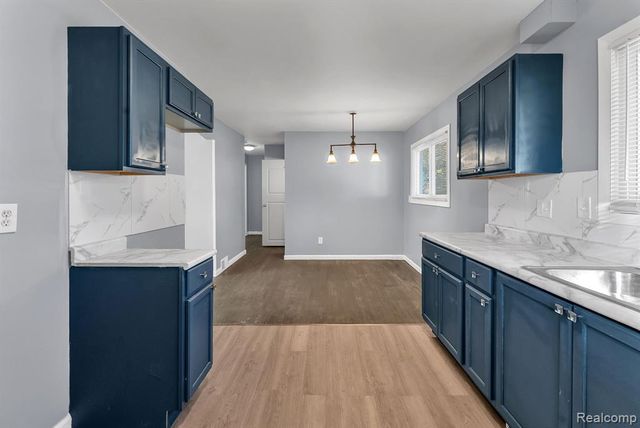 31450 Avondale Street, Westland, MI 48186