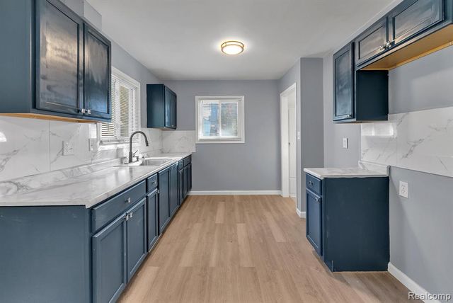 31450 Avondale Street, Westland, MI 48186