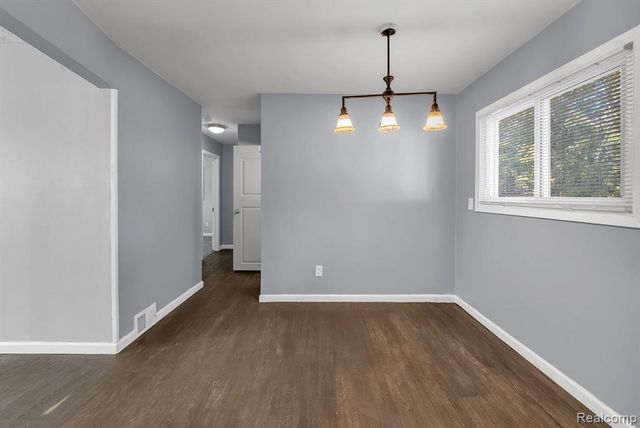 31450 Avondale Street, Westland, MI 48186