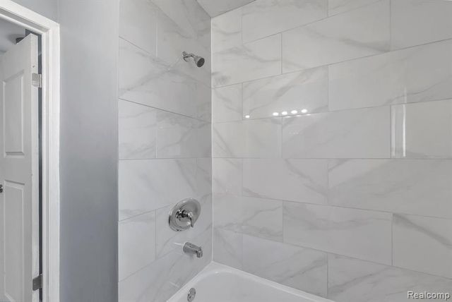 31450 Avondale Street, Westland, MI 48186