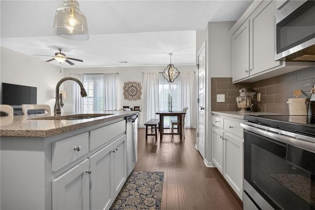 16049 Fontana Street 503, Overland Park, KS 66085