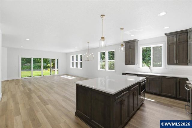 2147 NE Spitz Rd, Canby, OR 97013